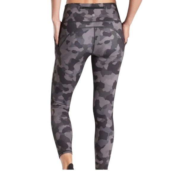 ATHLETA Lightning Camo 7/8 Tight Legging Size M - Picture 3 of 10